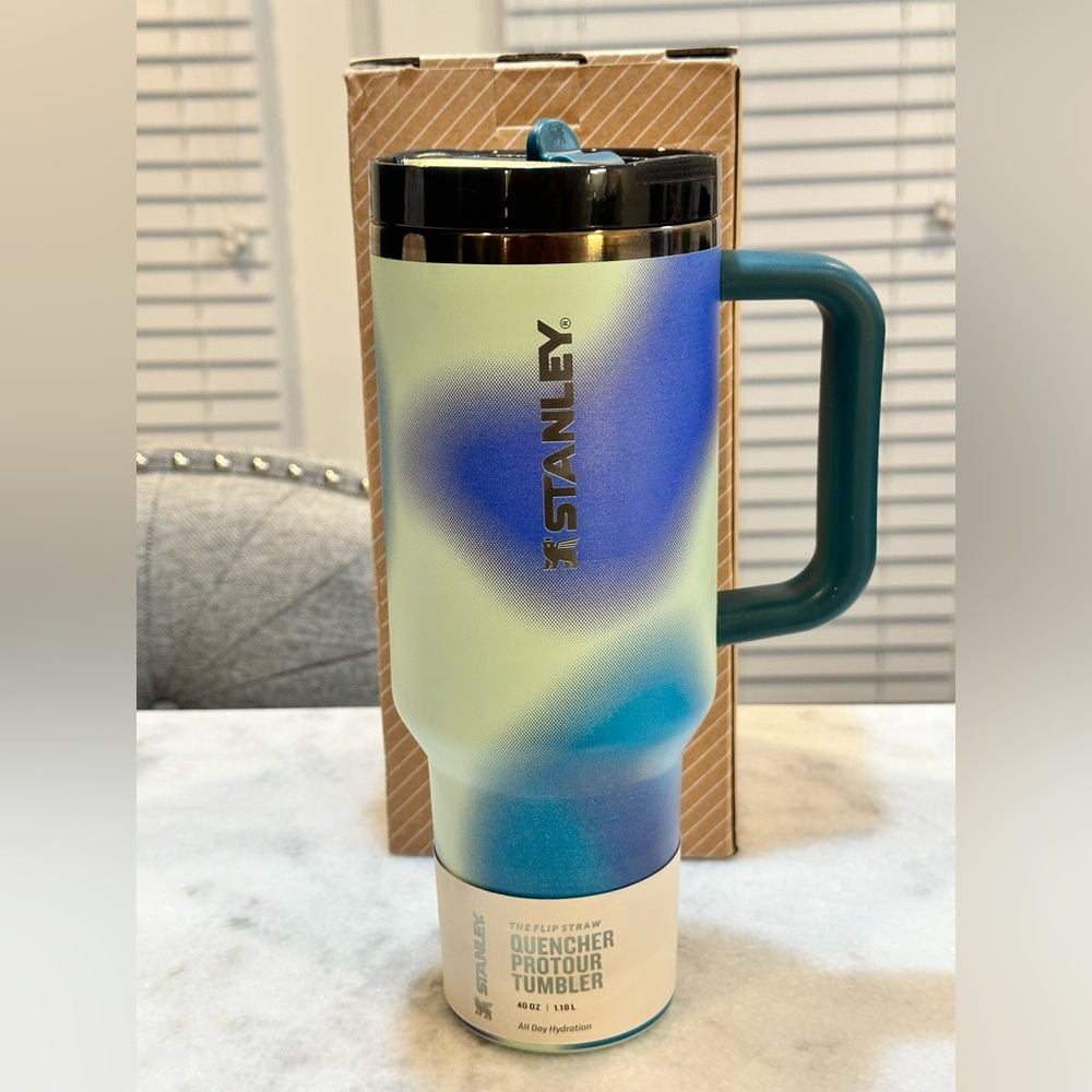 Stanley Multi Color Quencher H2.0 Protour  Coastal Teal Blue Motion Tumbler,40oz